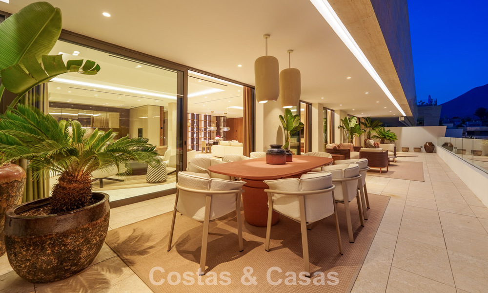 Instapklaar, high-end designwoning te koop, in een eersteklas resort-stijl complex op Marbella’s Golden Mile 782788