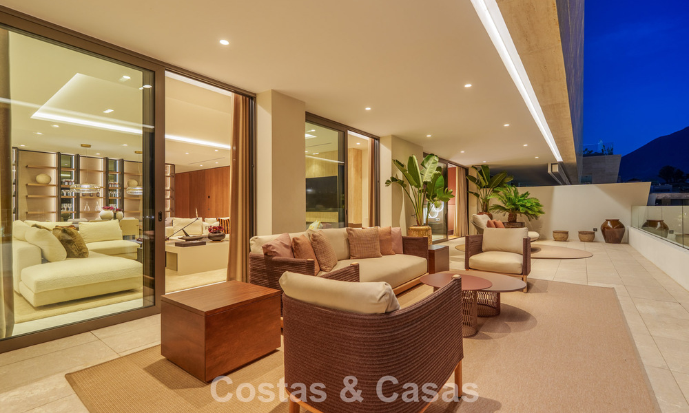 Instapklaar, high-end designwoning te koop, in een eersteklas resort-stijl complex op Marbella’s Golden Mile 782791