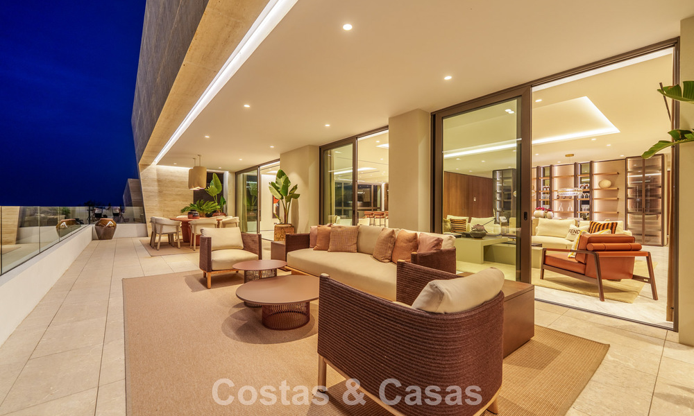 Instapklaar, high-end designwoning te koop, in een eersteklas resort-stijl complex op Marbella’s Golden Mile 782792