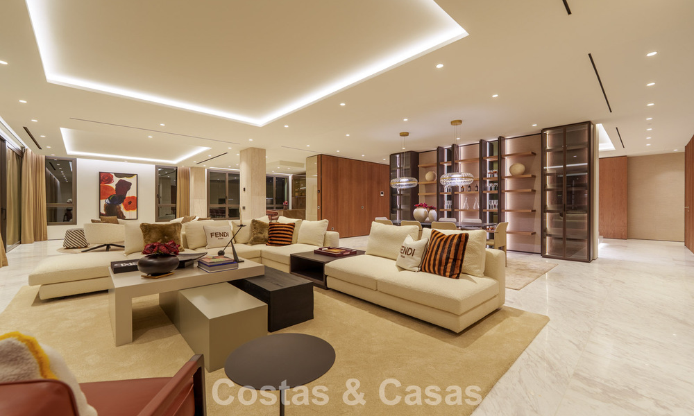 Instapklaar, high-end designwoning te koop, in een eersteklas resort-stijl complex op Marbella’s Golden Mile 782795