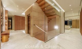 Instapklaar, high-end designwoning te koop, in een eersteklas resort-stijl complex op Marbella’s Golden Mile 782796 