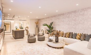 Hoogwaardig gemoderniseerd appartement eerstelijnsstrand met subliem zeezicht, privétuin en -zwembad, Marbella - Estepona 782607 