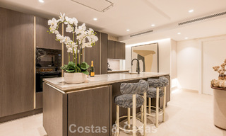 Hoogwaardig gemoderniseerd appartement eerstelijnsstrand met subliem zeezicht, privétuin en -zwembad, Marbella - Estepona 782610 