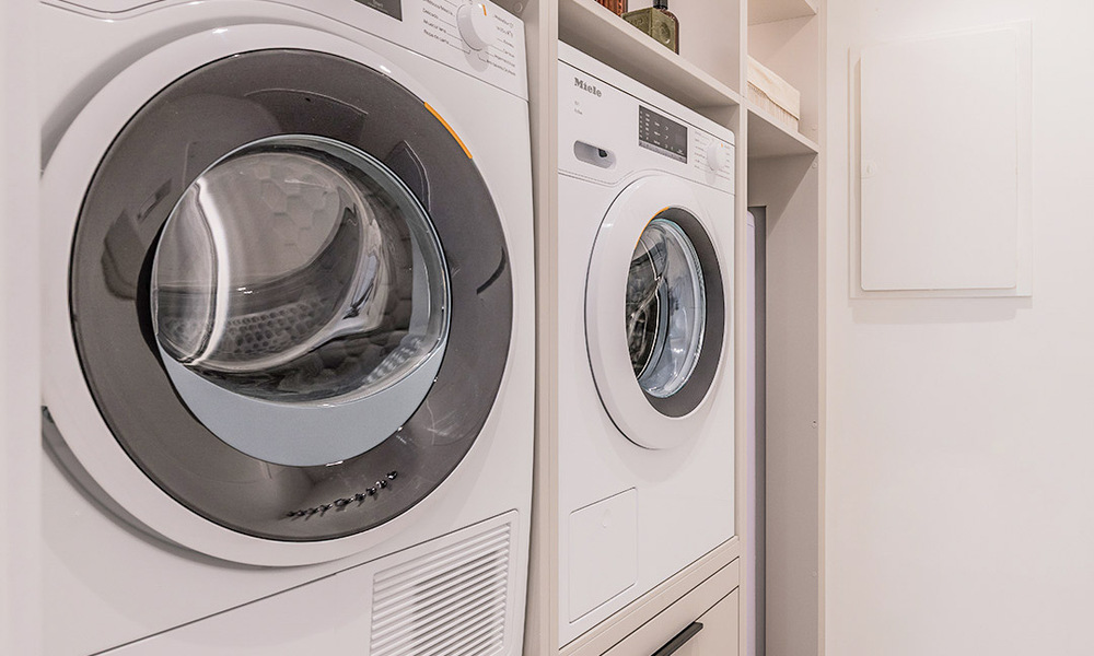 Hoogwaardig gemoderniseerd appartement eerstelijnsstrand met subliem zeezicht, privétuin en -zwembad, Marbella - Estepona 782613