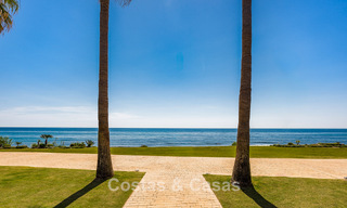 Hoogwaardig gemoderniseerd appartement eerstelijnsstrand met subliem zeezicht, privétuin en -zwembad, Marbella - Estepona 782615 