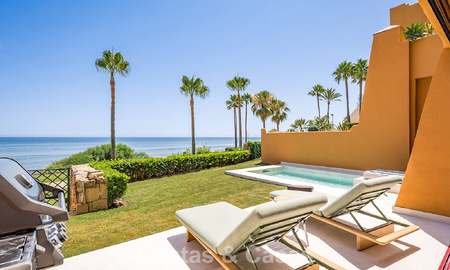Hoogwaardig gemoderniseerd appartement eerstelijnsstrand met subliem zeezicht, privétuin en -zwembad, Marbella - Estepona 782624