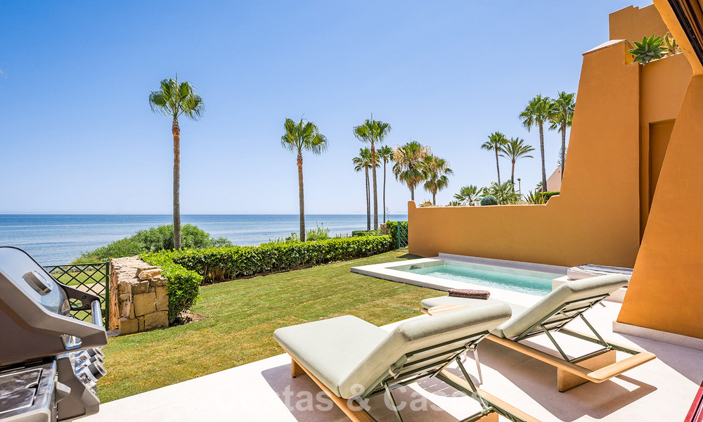 Hoogwaardig gemoderniseerd appartement eerstelijnsstrand met subliem zeezicht, privétuin en -zwembad, Marbella - Estepona 782624