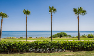 Hoogwaardig gemoderniseerd appartement eerstelijnsstrand met subliem zeezicht, privétuin en -zwembad, Marbella - Estepona 782626 