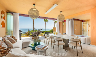 Hoogwaardig gemoderniseerd appartement eerstelijnsstrand met subliem zeezicht, privétuin en -zwembad, Marbella - Estepona 782629 
