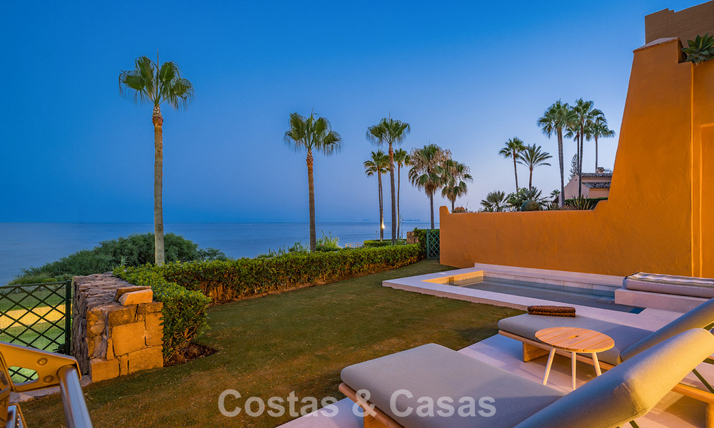 Hoogwaardig gemoderniseerd appartement eerstelijnsstrand met subliem zeezicht, privétuin en -zwembad, Marbella - Estepona 782646