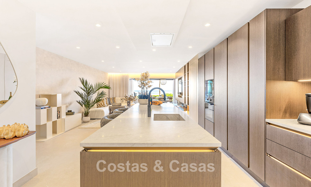 Hoogwaardig gemoderniseerd appartement eerstelijnsstrand met subliem zeezicht, privétuin en -zwembad, Marbella - Estepona 782650
