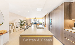 Hoogwaardig gemoderniseerd appartement eerstelijnsstrand met subliem zeezicht, privétuin en -zwembad, Marbella - Estepona 782650 
