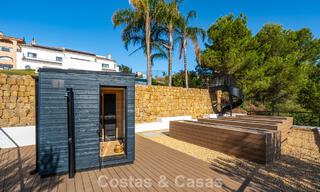 Eerstelijnsgolf villa in een modern-mediterrane stijl te koop in Elviria, ten oosten van Marbella centrum 783010 