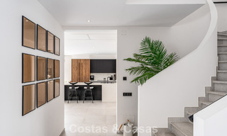 Eerstelijnsgolf villa in een modern-mediterrane stijl te koop in Elviria, ten oosten van Marbella centrum 783017 