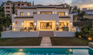 Eerstelijnsgolf villa in een modern-mediterrane stijl te koop in Elviria, ten oosten van Marbella centrum 783033 