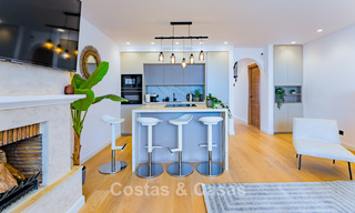 Instapklaar, ruime 3-slaapkamer rijwoning te koop met een eigentijds interieur en zeezicht in Marbella - Benahavis 782971 