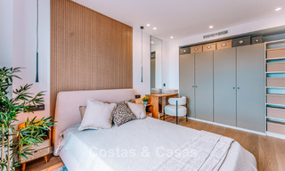 Instapklaar, ruime 3-slaapkamer rijwoning te koop met een eigentijds interieur en zeezicht in Marbella - Benahavis 782981 