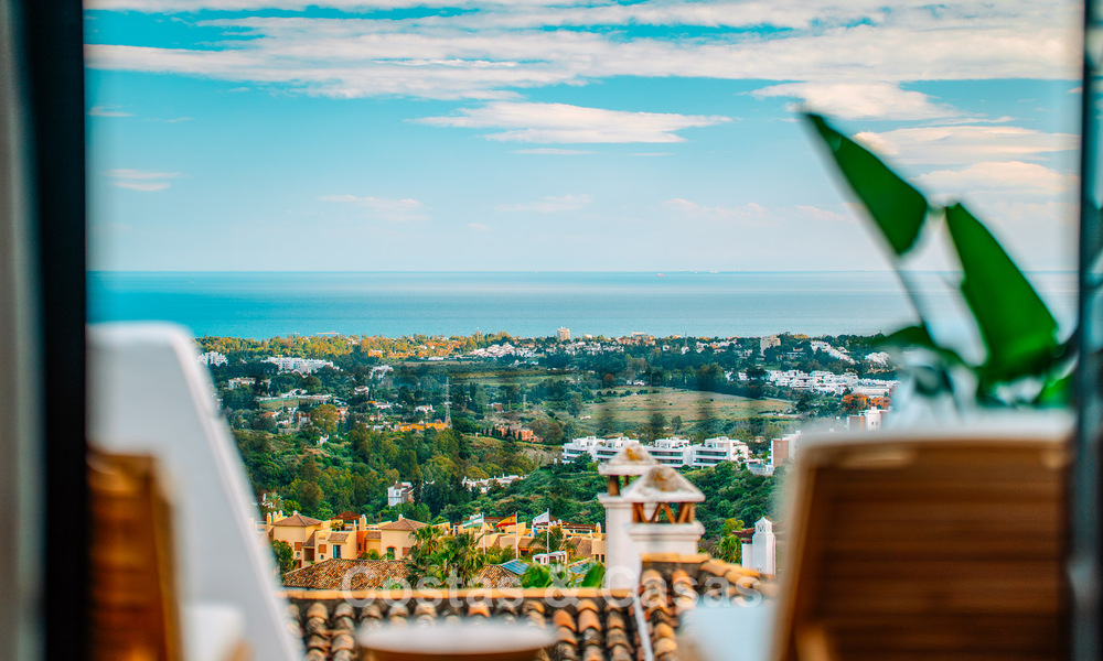 Instapklaar, ruime 3-slaapkamer rijwoning te koop met een eigentijds interieur en zeezicht in Marbella - Benahavis 782995