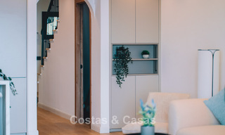 Instapklaar, ruime 3-slaapkamer rijwoning te koop met een eigentijds interieur en zeezicht in Marbella - Benahavis 783000 