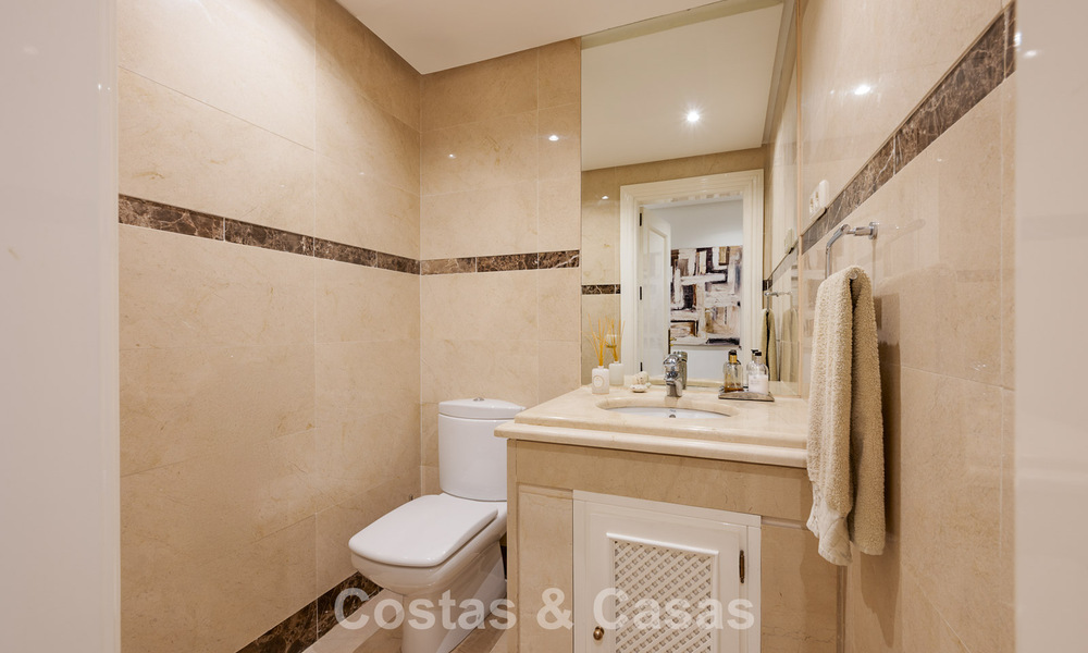 Uitzonderlijk duplex penthouse te koop, op loopafstand van Puerto Banus in Nueva Andalucia, Marbella 783039
