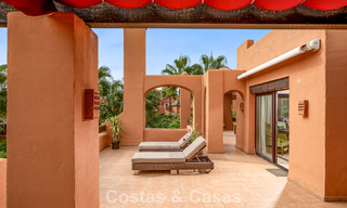 Uitzonderlijk duplex penthouse te koop, op loopafstand van Puerto Banus in Nueva Andalucia, Marbella 783043 