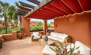 Uitzonderlijk duplex penthouse te koop, op loopafstand van Puerto Banus in Nueva Andalucia, Marbella 783044 