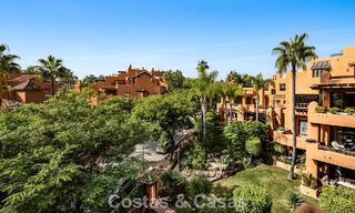 Uitzonderlijk duplex penthouse te koop, op loopafstand van Puerto Banus in Nueva Andalucia, Marbella 783047 