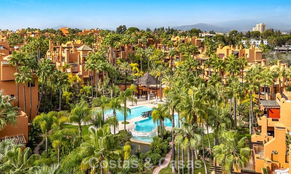 Uitzonderlijk duplex penthouse te koop, op loopafstand van Puerto Banus in Nueva Andalucia, Marbella 783051