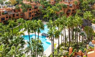 Uitzonderlijk duplex penthouse te koop, op loopafstand van Puerto Banus in Nueva Andalucia, Marbella 783054 