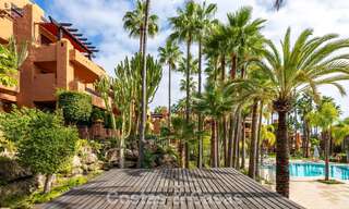 Uitzonderlijk duplex penthouse te koop, op loopafstand van Puerto Banus in Nueva Andalucia, Marbella 783058 