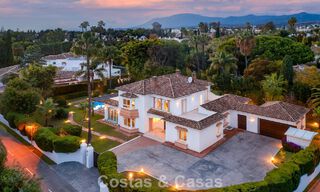 Luxueuze villa met mediterrane bouwstijl te koop op loopafstand van het strand en voorzieningen in Guadalmina Baja, Marbella 783082 