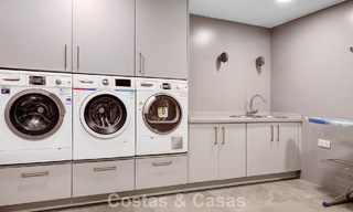 Luxueuze villa met mediterrane bouwstijl te koop op loopafstand van het strand en voorzieningen in Guadalmina Baja, Marbella 783094 