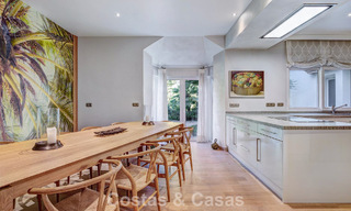 Luxueuze villa met mediterrane bouwstijl te koop op loopafstand van het strand en voorzieningen in Guadalmina Baja, Marbella 783104 