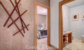 Luxueuze villa met mediterrane bouwstijl te koop op loopafstand van het strand en voorzieningen in Guadalmina Baja, Marbella 783110 