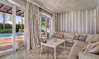 Luxueuze villa met mediterrane bouwstijl te koop op loopafstand van het strand en voorzieningen in Guadalmina Baja, Marbella 783120 
