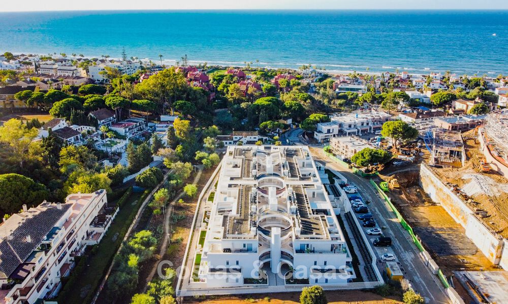 Gelijkvloers appartement met 2 slaapkamers te koop op een steenworp van het strand in Elviria, Marbella 783644