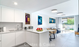 Gelijkvloers appartement met 2 slaapkamers te koop op een steenworp van het strand in Elviria, Marbella 783651 