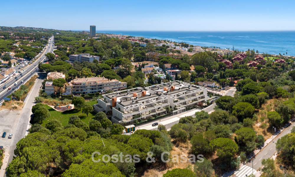 Gelijkvloers appartement met 2 slaapkamers te koop op een steenworp van het strand in Elviria, Marbella 783656