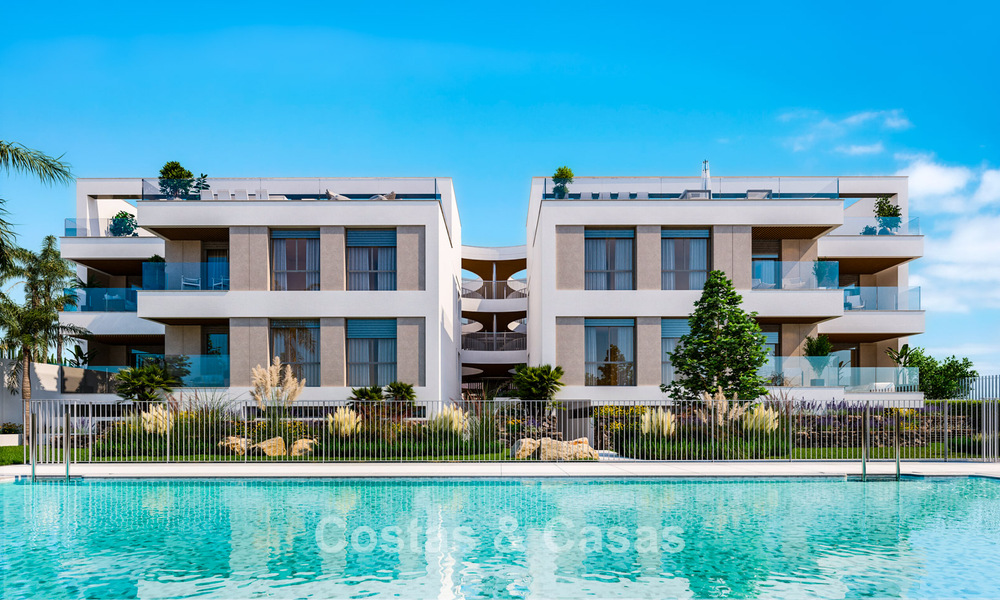 Gelijkvloers appartement met 2 slaapkamers te koop op een steenworp van het strand in Elviria, Marbella 783658
