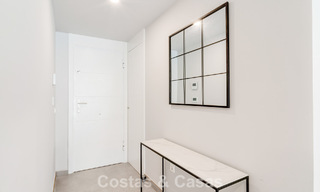 Gelijkvloers appartement met 2 slaapkamers te koop op een steenworp van het strand in Elviria, Marbella 783664 