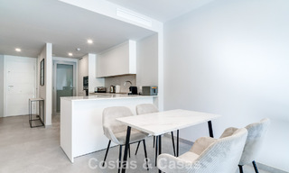 Gelijkvloers appartement met 2 slaapkamers te koop op een steenworp van het strand in Elviria, Marbella 783666 