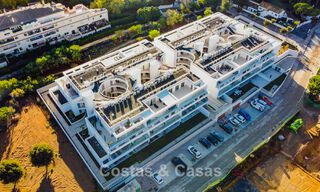 Gelijkvloers appartement met 2 slaapkamers te koop op een steenworp van het strand in Elviria, Marbella 783667 
