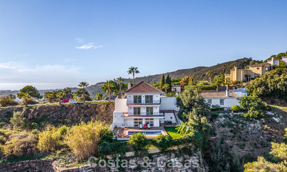 Ruime familievilla met privézwembad en panoramisch uitzicht gelegen in de heuvels van Estepona 783714