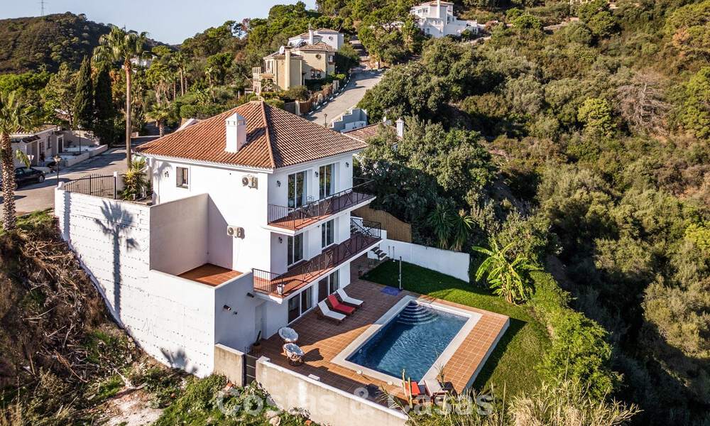 Ruime familievilla met privézwembad en panoramisch uitzicht gelegen in de heuvels van Estepona 783716