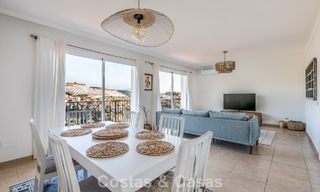 Ruime familievilla met privézwembad en panoramisch uitzicht gelegen in de heuvels van Estepona 783730 