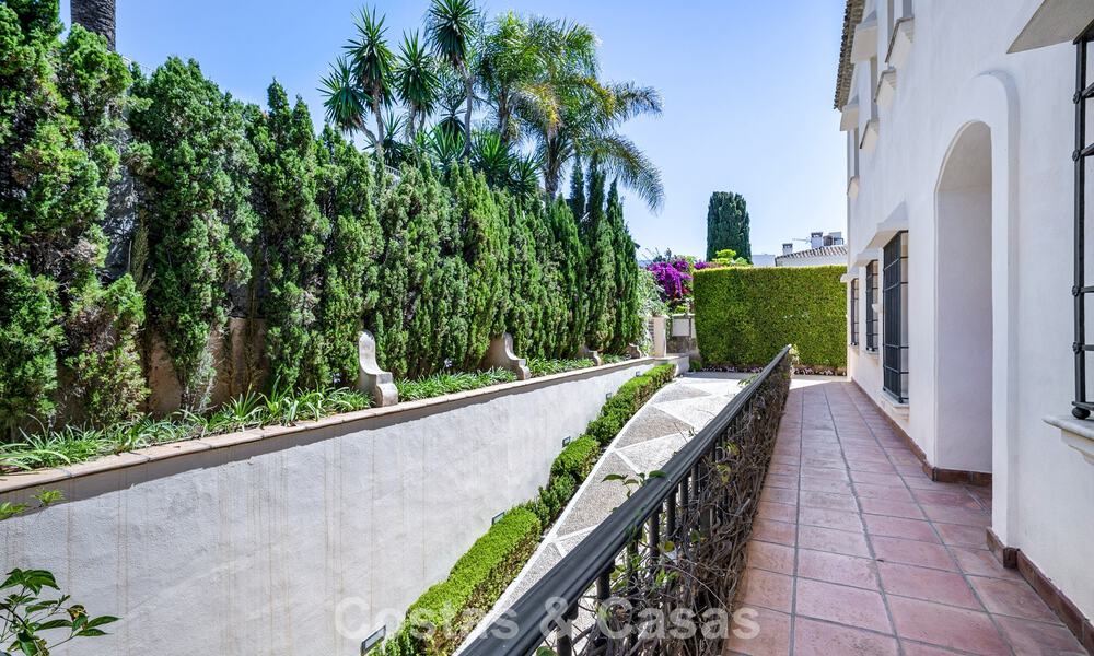 Klassieke, mediterrane luxevilla te koop op een steenworp van het strand in Los Monteros, ten oosten van Marbella centrum 783743