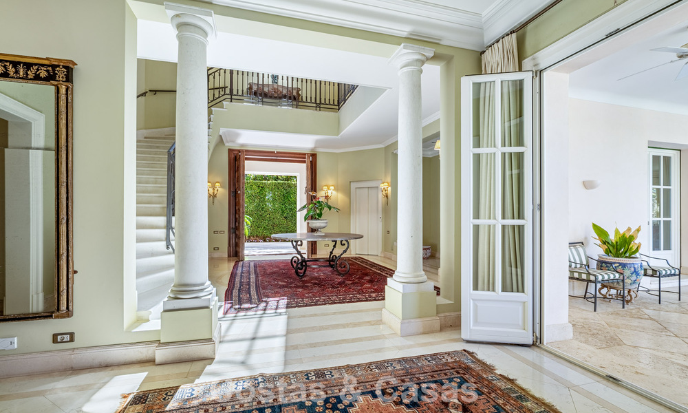 Klassieke, mediterrane luxevilla te koop op een steenworp van het strand in Los Monteros, ten oosten van Marbella centrum 783745