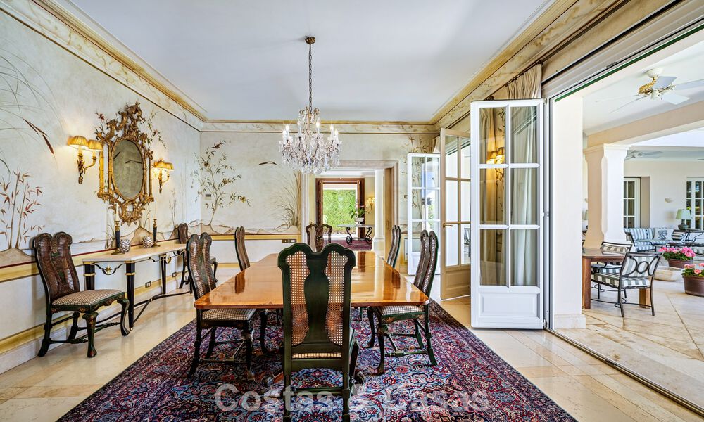 Klassieke, mediterrane luxevilla te koop op een steenworp van het strand in Los Monteros, ten oosten van Marbella centrum 783747
