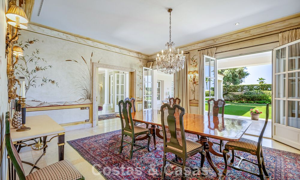 Klassieke, mediterrane luxevilla te koop op een steenworp van het strand in Los Monteros, ten oosten van Marbella centrum 783748