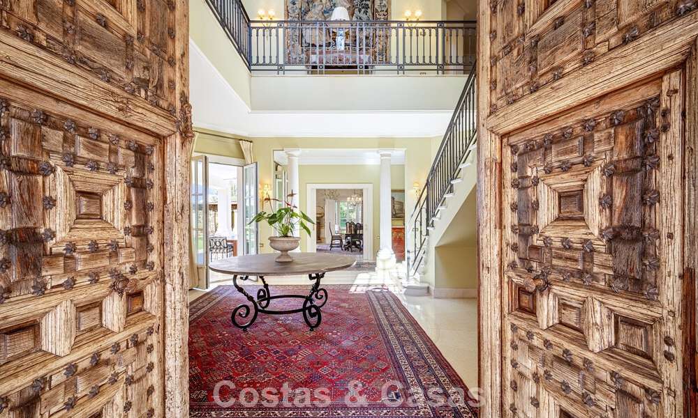 Klassieke, mediterrane luxevilla te koop op een steenworp van het strand in Los Monteros, ten oosten van Marbella centrum 783750